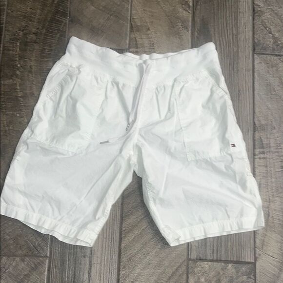 Tommy Hilfiger White Bermuda Shorts with Drawstring Waist - Picture 1 of 6